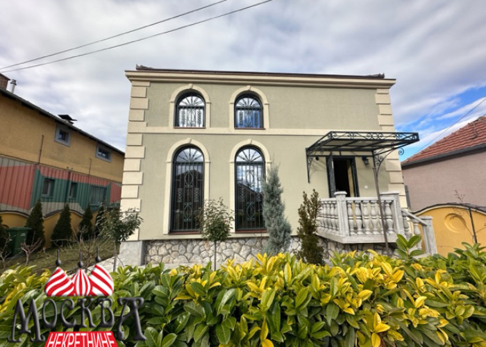 IZDAJE SE kuća-poslovni prostor ukupne površine 143,24m2 u centru