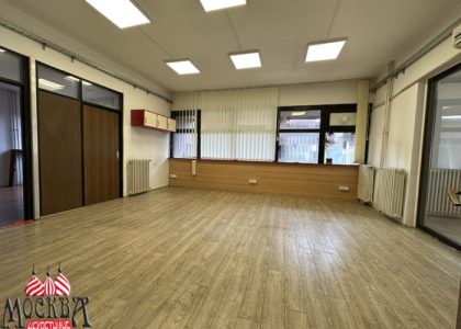 IZDAJE SE poslovni prostor od 147m2 u Centru