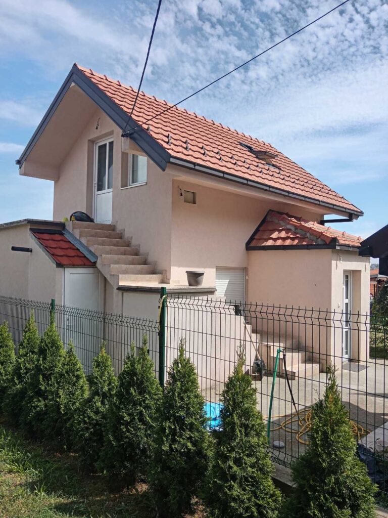 Iznajmljuje novu kucu Zvezdarska suma