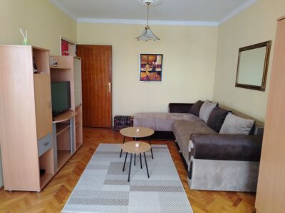 Izdajem stan kod hotela Kragujevac