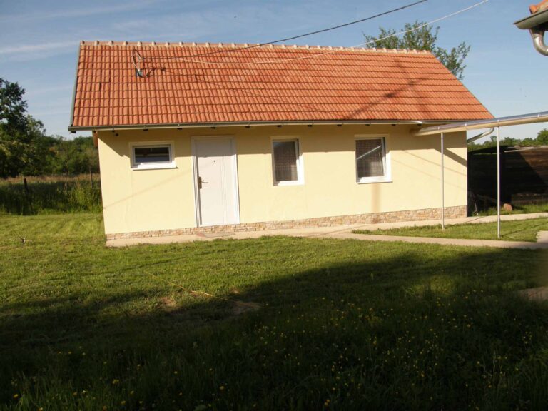 ZLATIBOR-IZDAJE SE LOKAL U KOMPLEKSU KALMAN