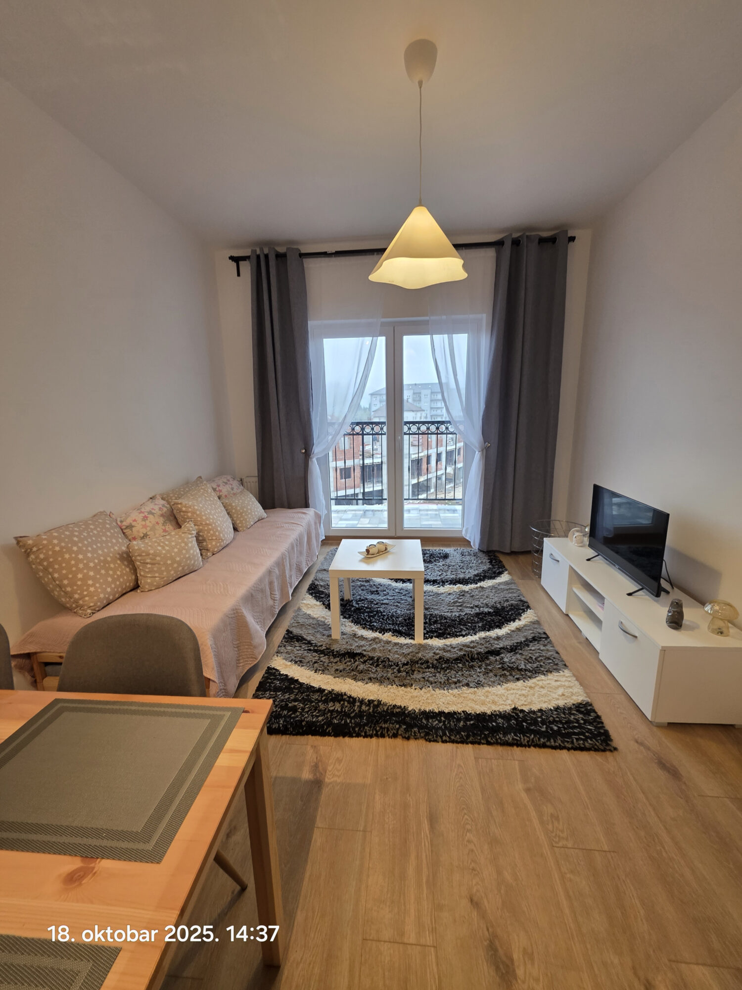 Izdaje se konpletno opremljen stan,Čajetina